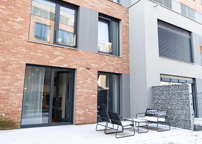Scandinavian - Private Garden Apt